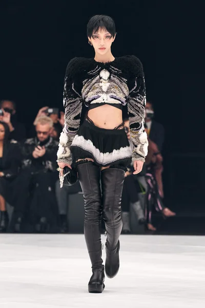 Look 11